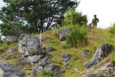 Kawalerzyści na skałkach