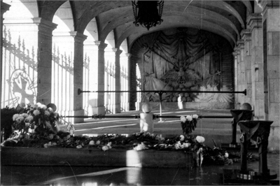 Dzieje narodowego mauzoleum w kadrze