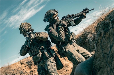 W błocie i pod ostrzałem – tak się szkolą zmotoryzowani