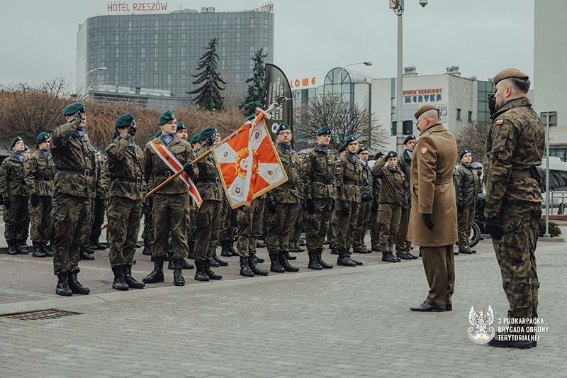 50. przysięga wojskowa w 3 Podkarpackiej Brygadzie Obrony Terytorialnej – nowi terytorialsi gotowi do służby