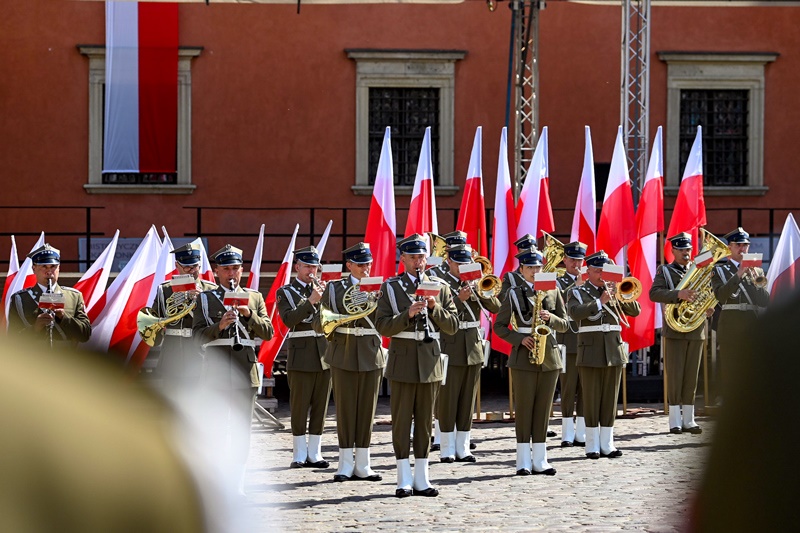 Zjednoczeni pod Biało-Czerwoną