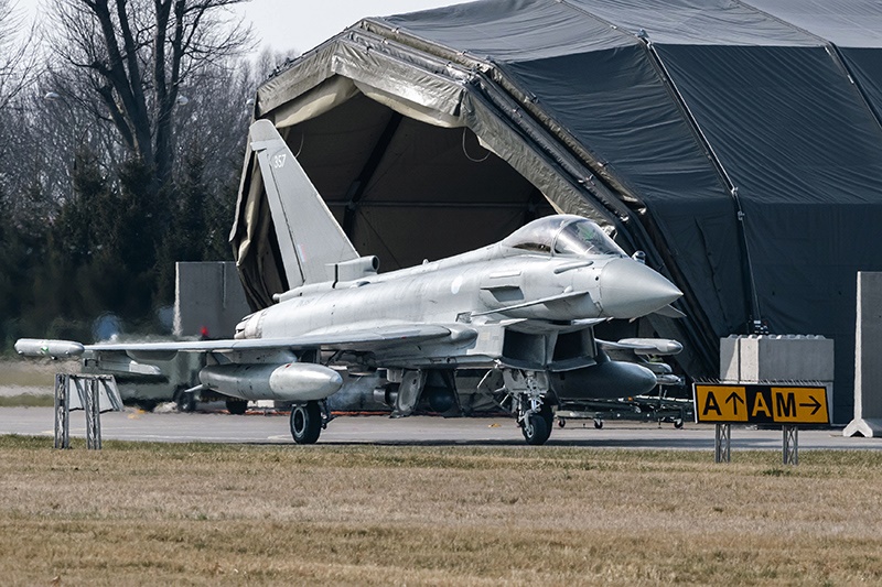 Typhoony i Gripeny nad Bałtykiem